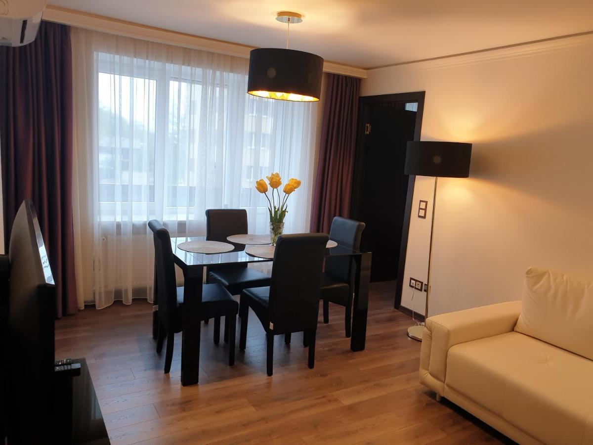 Marbeo 5 Star Luxury Suites - Elkonu Liepāja Exteriör bild