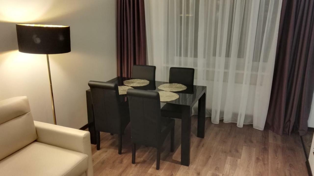 Marbeo 5 Star Luxury Suites - Elkonu Liepāja Exteriör bild